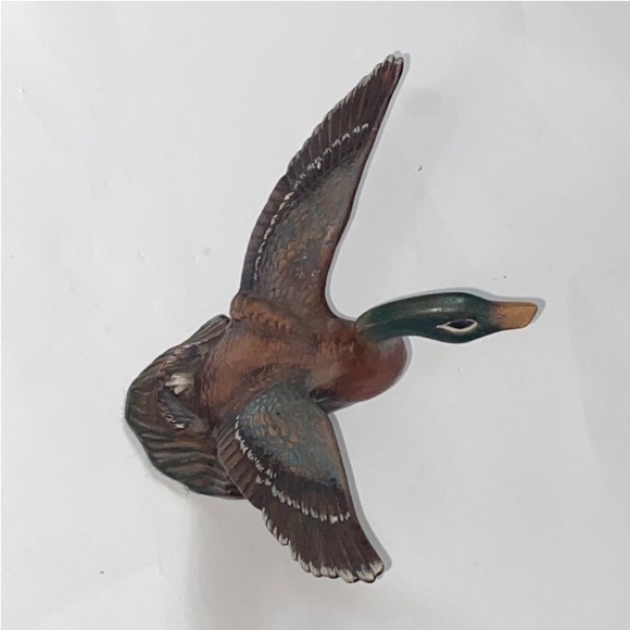 Vintage Flying Duck Mallard 🦆 Bird Decor - Brown and Green